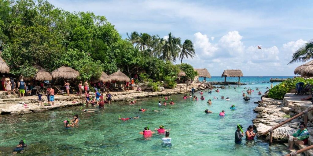 Explora el Mundo Submarino en Xcaret